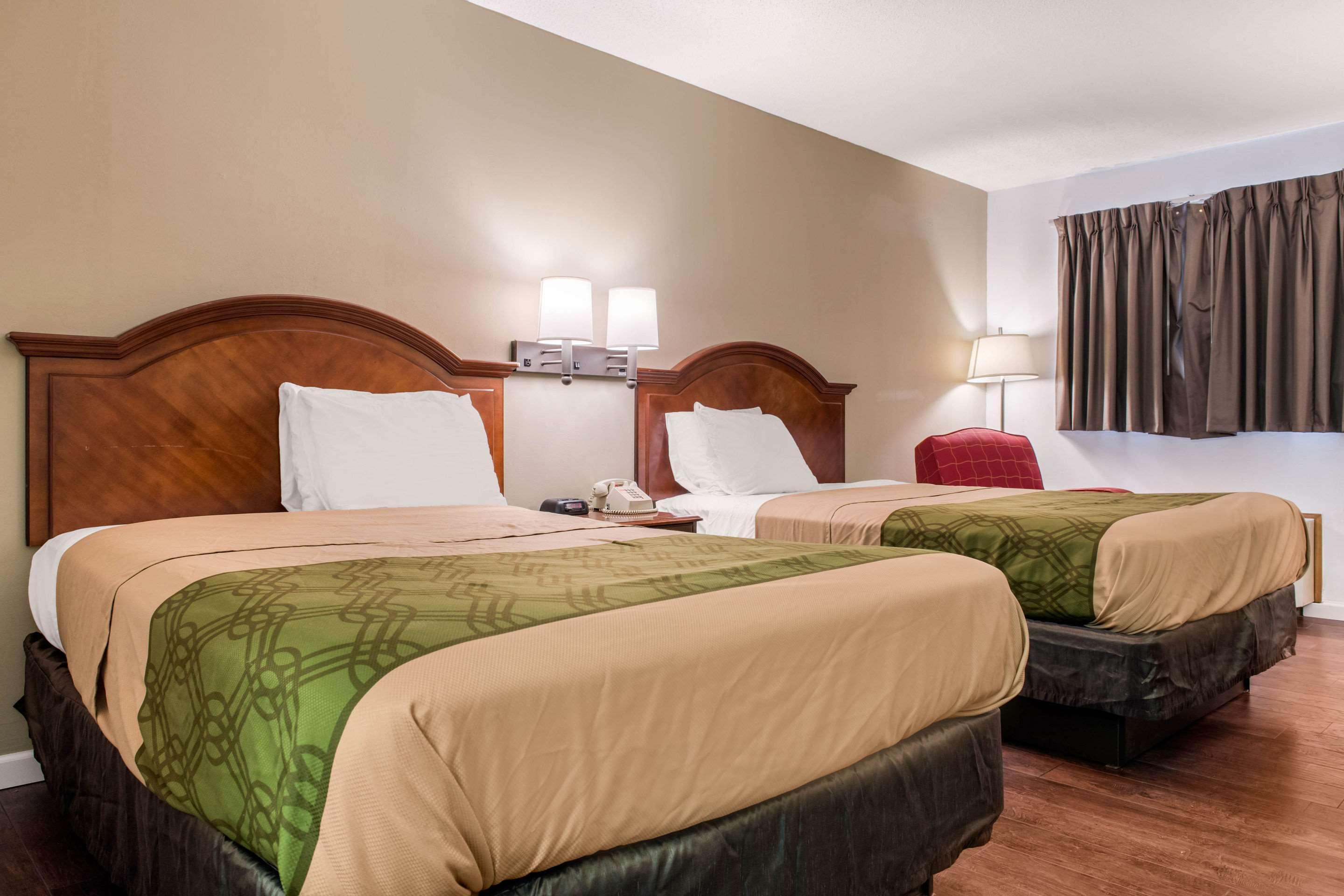 Econo Lodge Holland Екстериор снимка