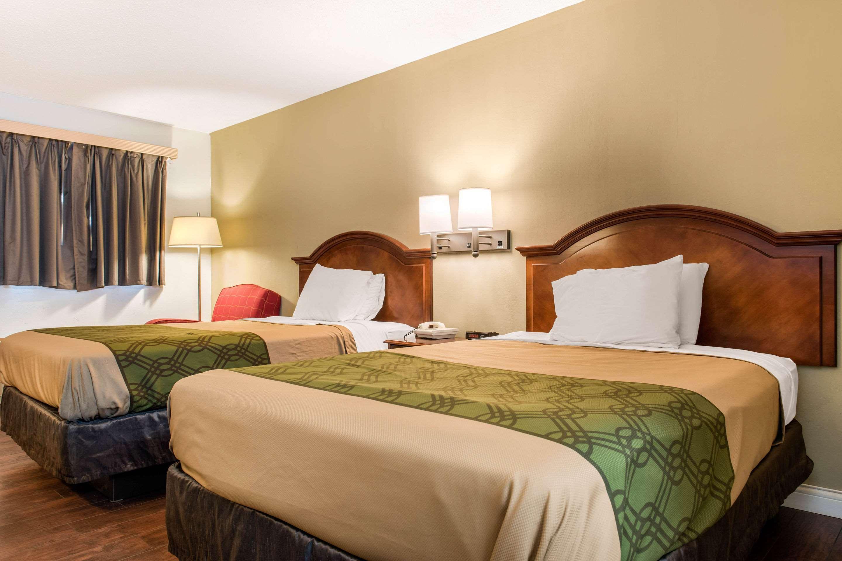 Econo Lodge Holland Екстериор снимка