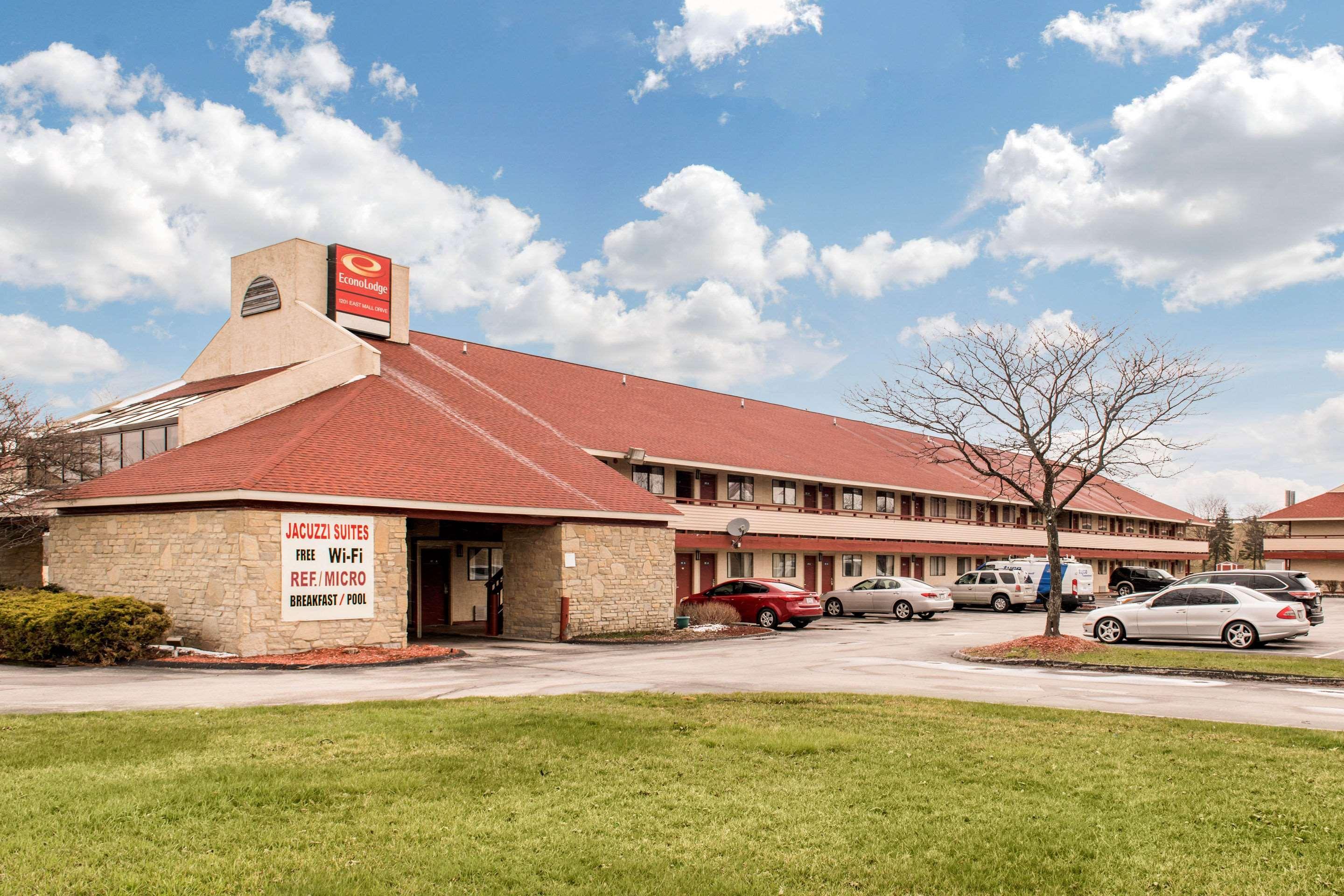 Econo Lodge Holland Екстериор снимка