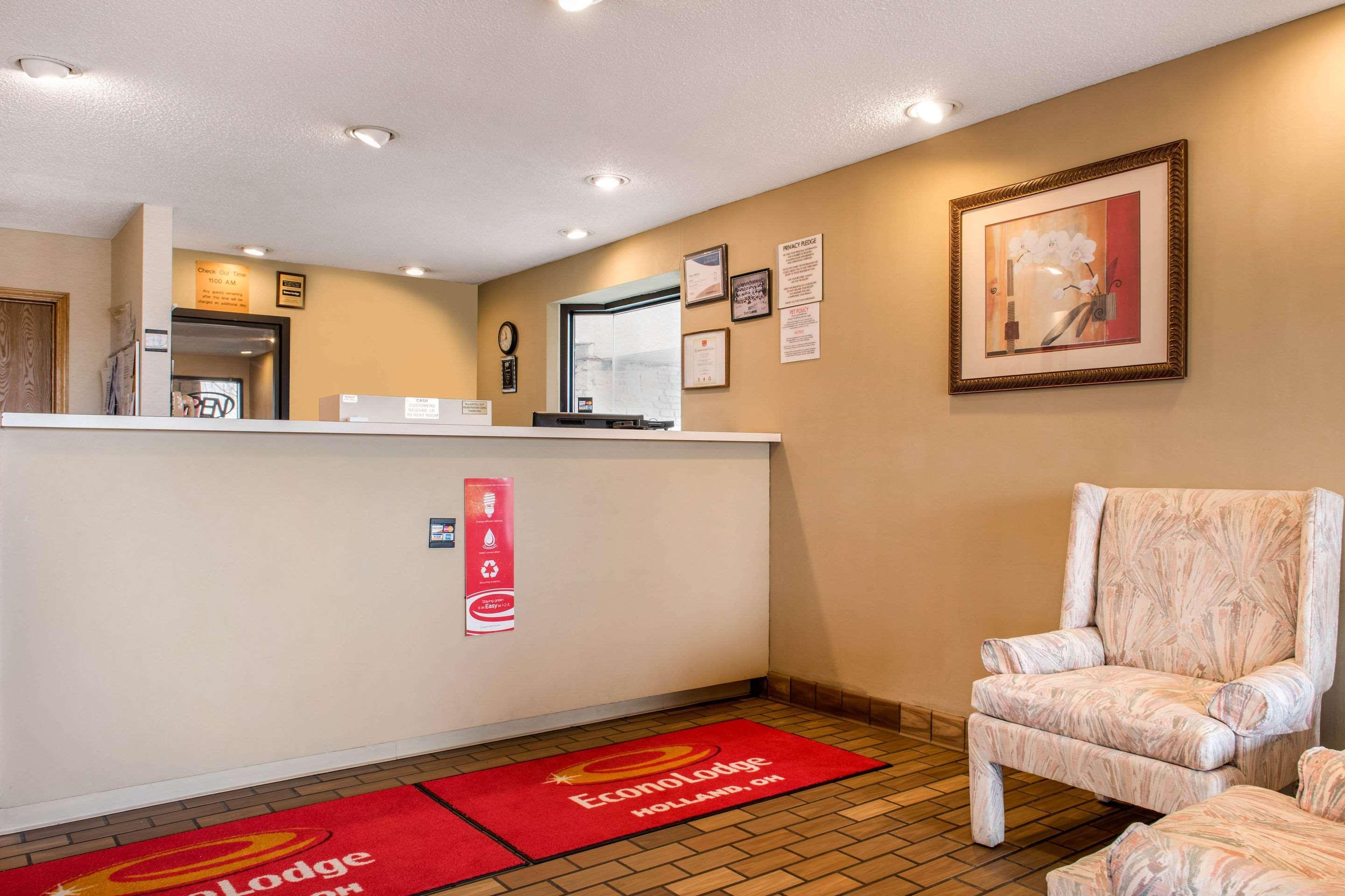 Econo Lodge Holland Екстериор снимка