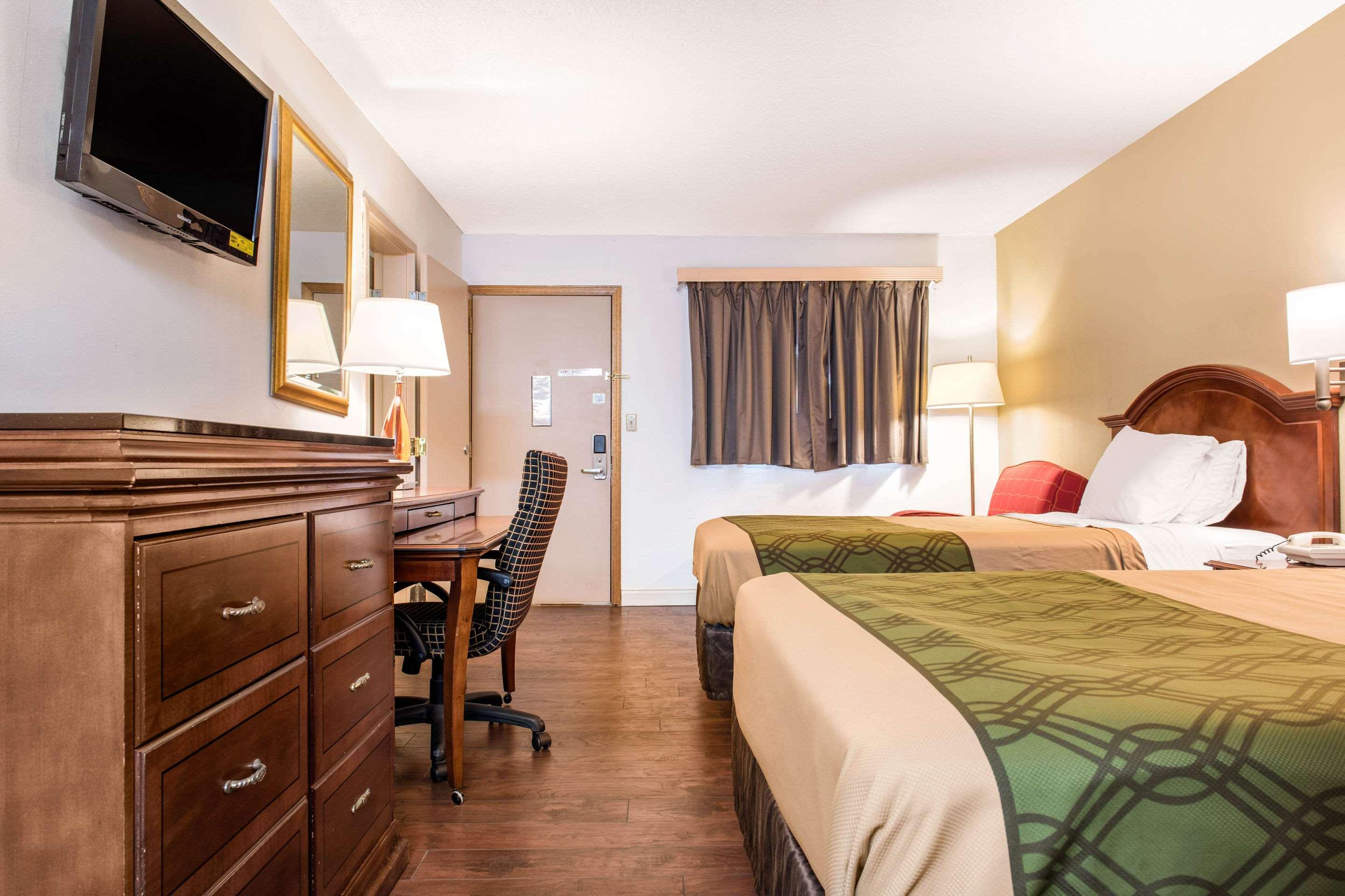 Econo Lodge Holland Екстериор снимка