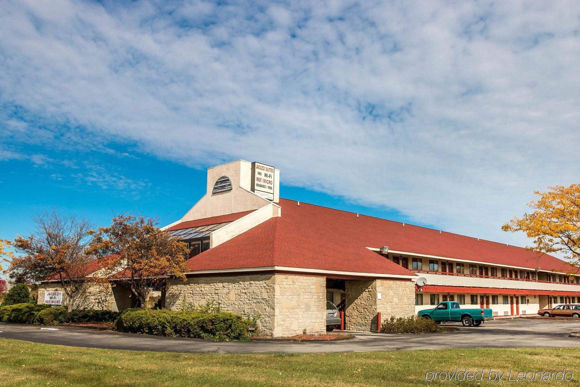 Econo Lodge Holland Екстериор снимка