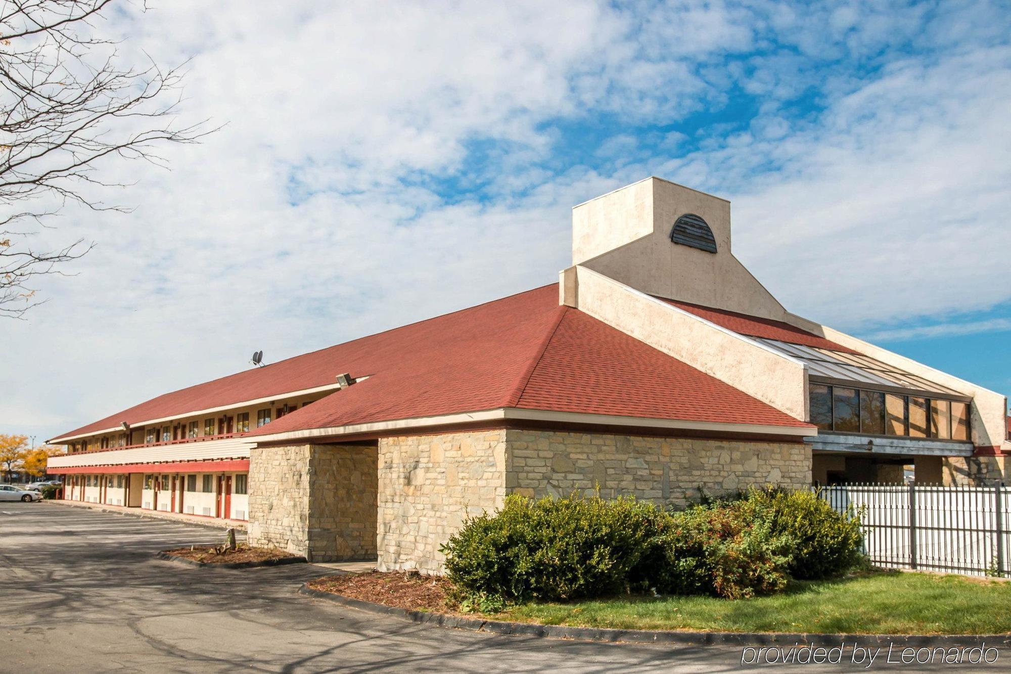Econo Lodge Holland Екстериор снимка