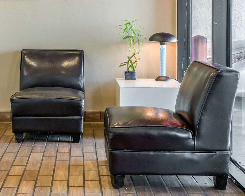 Econo Lodge Holland Интериор снимка