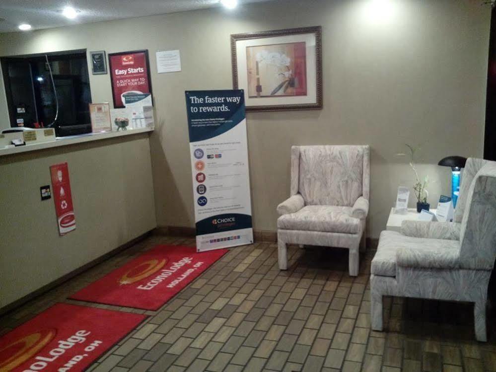 Econo Lodge Holland Екстериор снимка
